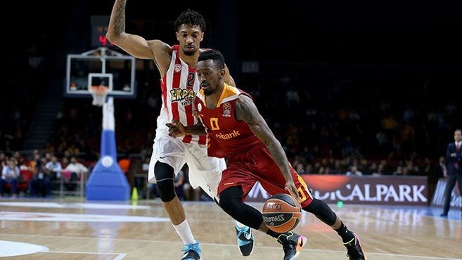 Russ Smith, Galatasaray ve Ataman'ı Bombaladı