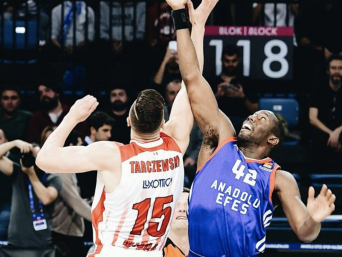 stimac-ve-mccolum-atti-anadolu-efes-kazandi Stimac ve McColum Attı, Anadolu Efes Kazandı
