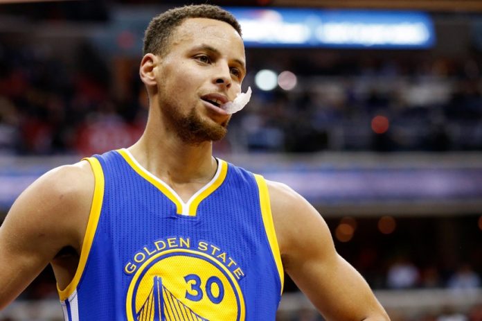 Stephen Curry Yanıyor NBA