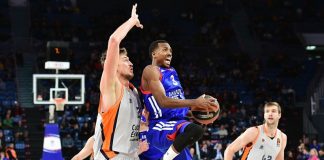Valencia Eksik Kadro ile Efes’e Teslim Oldu Valencia Eksik Kadro ile Efes'e Teslim Oldu