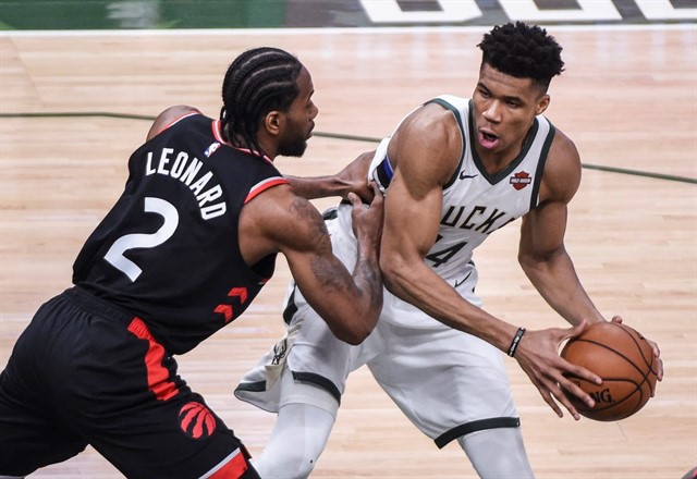 Bucks Evinde Hata Yapmadı