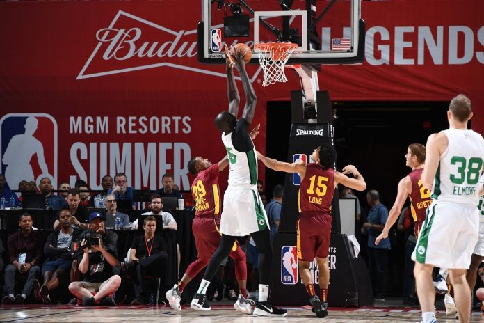Tacko Fall NBA'de Kalacak Gibi