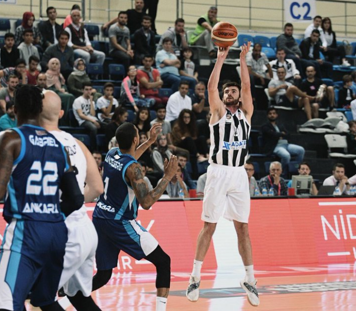 Beşiktaş'ta Gündem Burak Eşlik Beşiktaş'ta Gündem Burak Eşlik