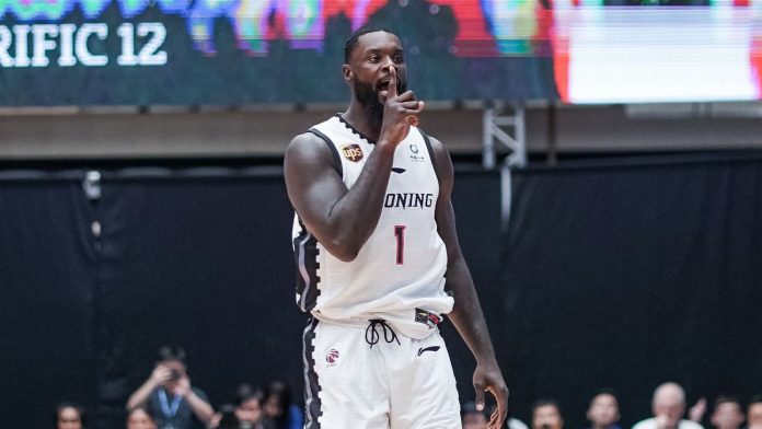 Çin Tribünlerinden Lance Stephenson'a El Hareketi!