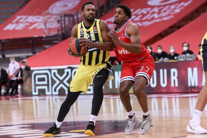 Fenerbahce Beko Pire'de Rahat Galip