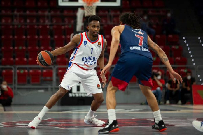 Anadolu Efes Deplasmanda Baskoniayi Uzatmada Devirdi