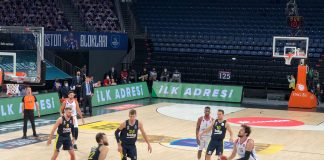 Anadolu Efes, 3. Çeyrekteki Etkili Oyunuyla Fenerbahçe Karşısında 1-0 Öne Geçti