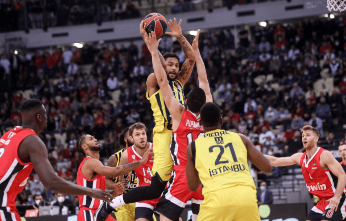 kostas-sloukas-atti-fenerbahce-beko-son-topta-kaybetti