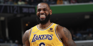 LeBron James: Basketbol Oynayabildiğim Sürece Kendimi Mor ve Altın Renkli Formayla Görüyorum