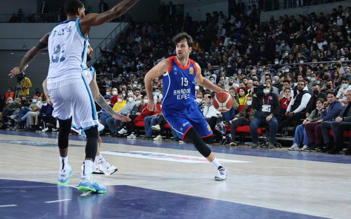 anadolu-efesten-ust-uste-4-galibiyet