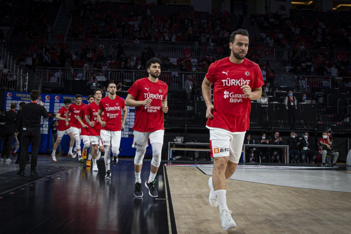 12-dev-adam-ve-turk-basketbolu