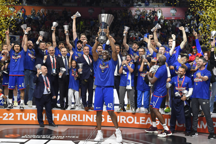 anadolu-efes-ust-uste-ikinci-kez-euroleague-sampiyonu-dominasyon