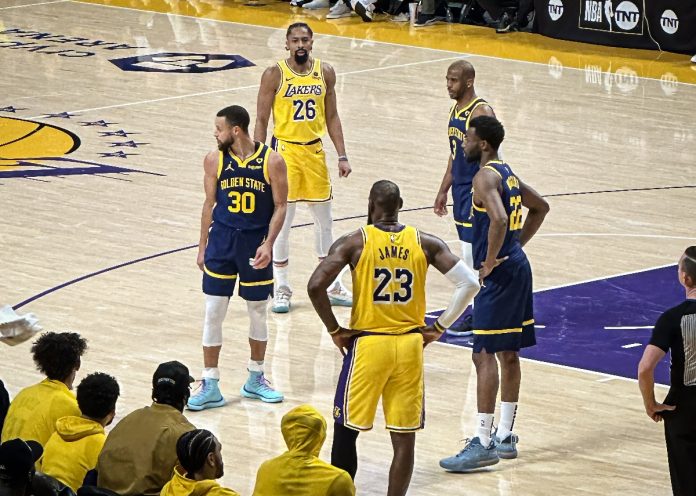 warriors-los-angelesta-lakersa-ucluk-yagdirdi Warriors, Los Angeles'ta Lakers'a Üçlük Yağdırdı