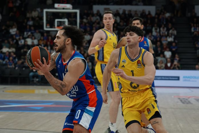 anadolu-efes-aradan-guclu-dondu anadolu-efes-aradan-guclu-dondu