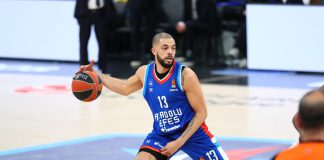 Anadolu Efes, Doğrudan Playoff’ta! Anadolu Efes, Doğrudan Playoff'ta!