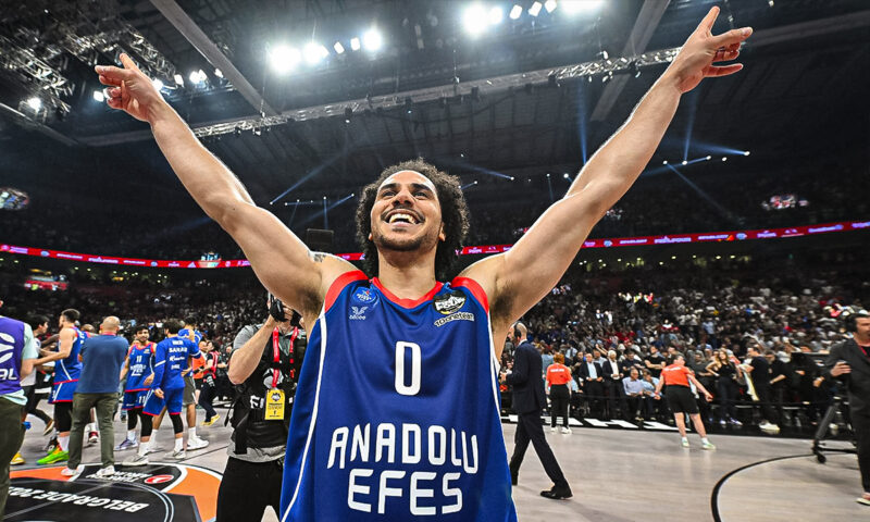 Anadolu Efes'in Yeni Transferleri 2025: Gelenler ve Gidenler