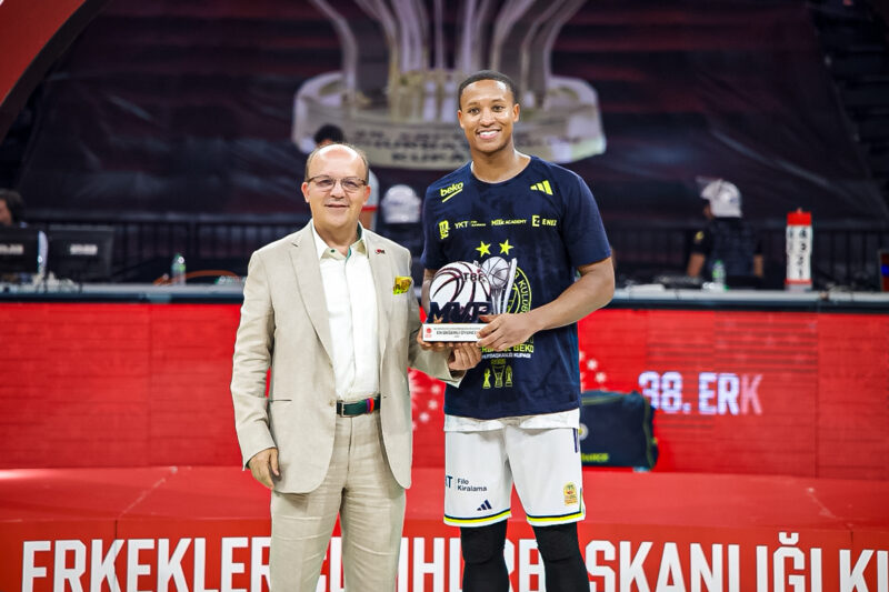 Fenerbahçe Beko'nun "Sessiz Öfke"si Devon Hall